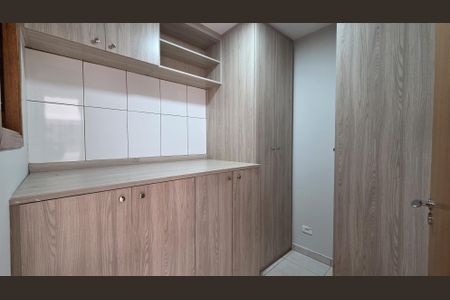 Casa à venda com 240m², 3 quartos e 4 vagas Casa à venda com 240m², 3 quartos e 4 vagasDeposito