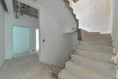 Casa de condomínio à venda com 534m², 3 quartos e 4 vagas Casa de condomínio à venda com 534m², 3 quartos e 4 vagasCorredor