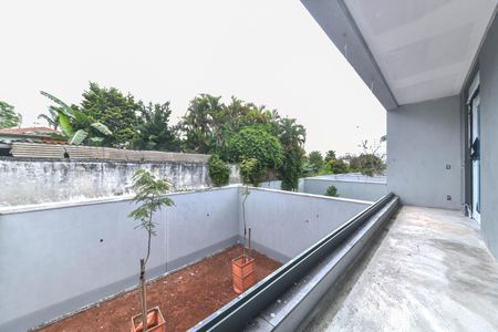 Casa de condomínio à venda com 534m², 3 quartos e 4 vagas Casa de condomínio à venda com 534m², 3 quartos e 4 vagasVaranda da Suíte 1