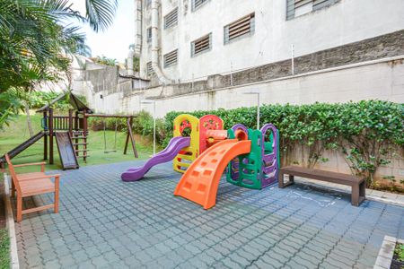 Apartamento para alugar com 70m², 3 quartos e 1 vaga Apartamento para alugar com 70m², 3 quartos e 1 vagaÁrea comum - Playground