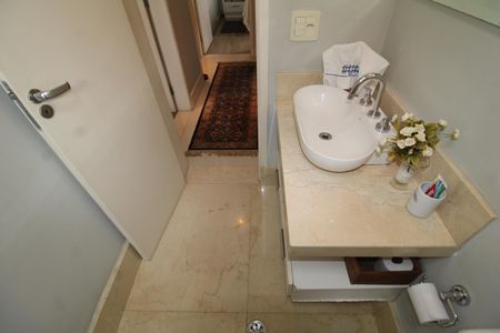 Apartamento à venda com 110m², 3 quartos e 2 vagasBanheiro 1