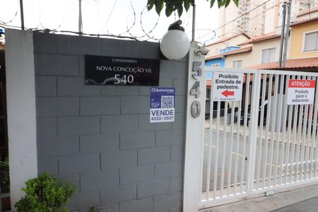 Casa de condomínio à venda com 70m², 3 quartos e 1 vagaFachada