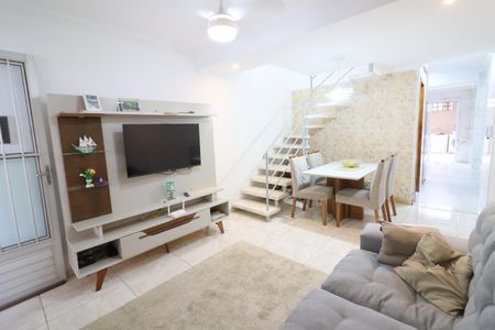 Sala de casa de condomínio à venda com 3 quartos, 70m² em Conceicao, Osasco