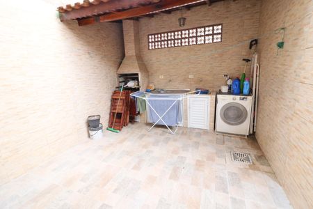 Casa de condomínio à venda com 70m², 3 quartos e 1 vagaÁrea de Serviço