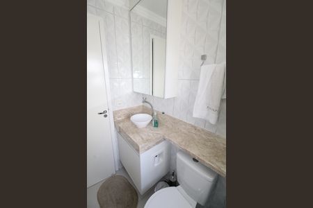 Banheiro  de apartamento para alugar com 2 quartos, 47m² em Jardim Ismenia, São José dos Campos