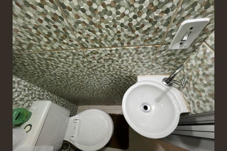 Casa à venda com 66m², 2 quartos e 1 vaga Casa à venda com 66m², 2 quartos e 1 vagaBanheiro 1