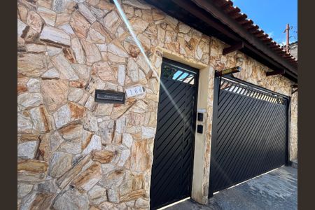 Casa à venda com 66m², 2 quartos e 1 vaga Casa à venda com 66m², 2 quartos e 1 vagaFachada