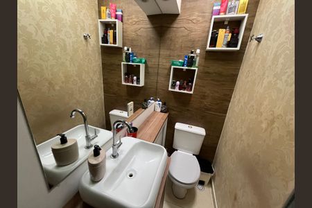 Casa à venda com 66m², 2 quartos e 1 vaga Casa à venda com 66m², 2 quartos e 1 vagaBanheiro 2