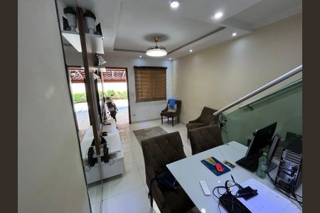 Casa à venda com 66m², 2 quartos e 1 vaga Casa à venda com 66m², 2 quartos e 1 vagaSala