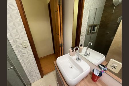 Casa à venda com 66m², 2 quartos e 1 vaga Casa à venda com 66m², 2 quartos e 1 vagaBanheiro 2