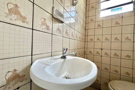 Casa para alugar com 30m², 1 quarto e sem vaga Casa para alugar com 30m², 1 quarto e sem vagaBanheiro