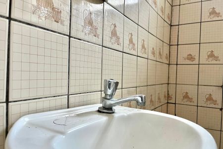 Banheiro de casa para alugar com 1 quarto, 30m² em Vila do Encontro, São Paulo