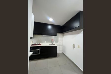 Cozinha de apartamento para alugar com 2 quartos, 45m² em Estância Jaraguá, São Paulo