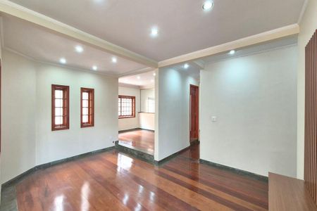 Sala de casa para alugar com 3 quartos, 262m² em Guarani, Campinas