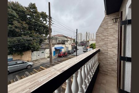 Casa para alugar com 102m², 2 quartos e 1 vaga Casa para alugar com 102m², 2 quartos e 1 vagaSacada Quarto 1