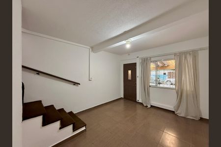 Casa para alugar com 102m², 2 quartos e 1 vaga Casa para alugar com 102m², 2 quartos e 1 vagaSala