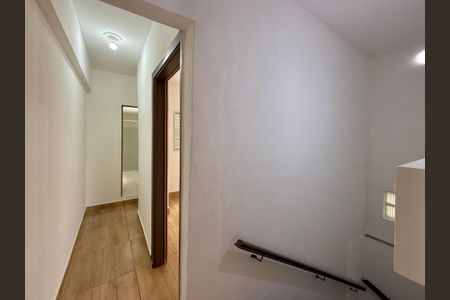 Casa para alugar com 102m², 2 quartos e 1 vaga Casa para alugar com 102m², 2 quartos e 1 vagaCorredor Quartos