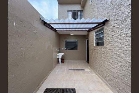 Casa para alugar com 102m², 2 quartos e 1 vaga Casa para alugar com 102m², 2 quartos e 1 vagaQuintal