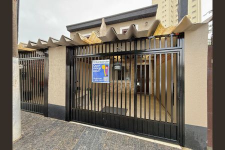 Casa para alugar com 102m², 2 quartos e 1 vaga Casa para alugar com 102m², 2 quartos e 1 vagaFachada