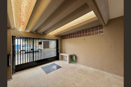 Casa para alugar com 102m², 2 quartos e 1 vaga Casa para alugar com 102m², 2 quartos e 1 vagaGaragem