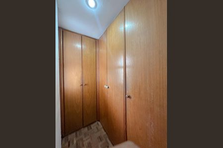 Apartamento à venda com 170m², 4 quartos e 2 vagasCloset Suíte 1