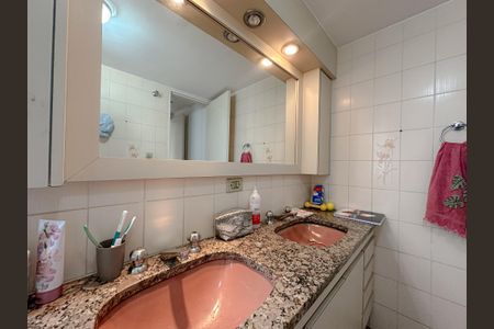 Apartamento à venda com 170m², 4 quartos e 2 vagasBanheiro Suíte 1