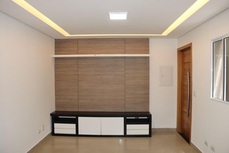 Casa para alugar com 2 quartos, 80m² em Jardim Dom Jose, Embu das Artes