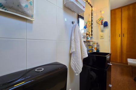 Apartamento à venda com 70m², 3 quartos e 2 vagasBanheiro - Suíte