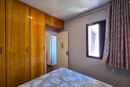 Apartamento à venda com 70m², 3 quartos e 2 vagasQuarto 2