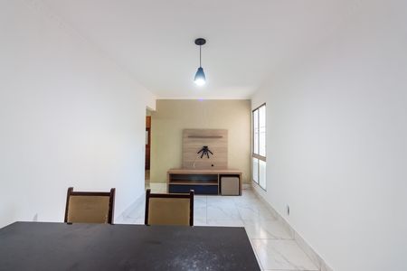 Sala  de apartamento para alugar com 3 quartos, 60m² em Piratininga, Osasco