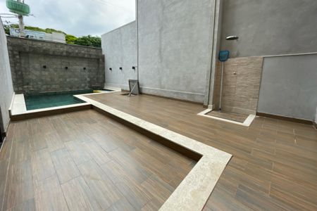 Studio à venda com 30m², 1 quarto e sem vaga Studio à venda com 30m², 1 quarto e sem vagaÁrea comum - Piscina
