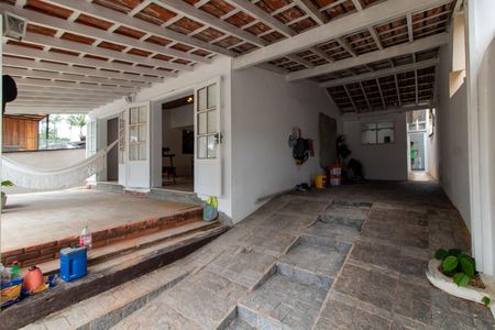 Casa de condomínio à venda com 250m², 4 quartos e 1 vagaÁREA EXTERNA FRENTE