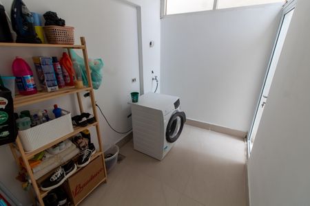 Casa de condomínio à venda com 250m², 4 quartos e 1 vagaÁREA DE SERVIÇO