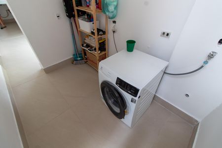 Casa de condomínio à venda com 250m², 4 quartos e 1 vagaÁREA DE SERVIÇO