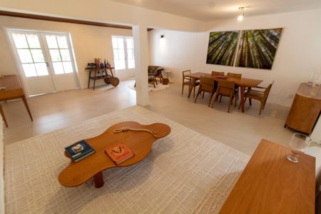 SALA de casa de condomínio à venda com 4 quartos, 250m² em Bairro das Palmeiras, Campinas