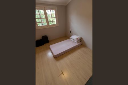 Casa de condomínio à venda com 250m², 4 quartos e 1 vagaSUITE