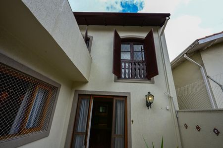 Casa de condomínio para alugar com 200m², 3 quartos e 3 vagasFachada Posterior