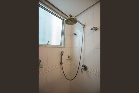 Casa de condomínio para alugar com 200m², 3 quartos e 3 vagasChuveiro da Suíte