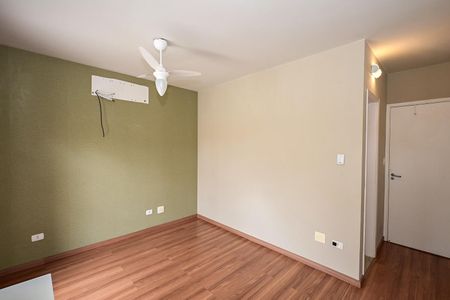 Casa de condomínio para alugar com 200m², 3 quartos e 3 vagasSuíte