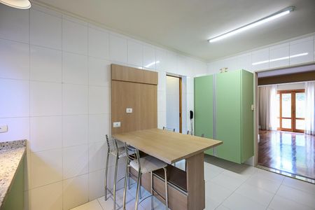 Casa de condomínio para alugar com 200m², 3 quartos e 3 vagasCozinha