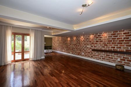 Casa de condomínio para alugar com 200m², 3 quartos e 3 vagasSala