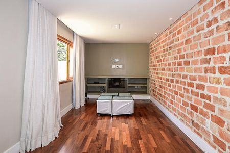 Sala de Tv de casa de condomínio para alugar com 3 quartos, 200m² em Jardim Ampliacao, São Paulo