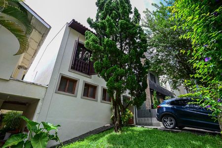 Casa de condomínio para alugar com 200m², 3 quartos e 3 vagasFachada