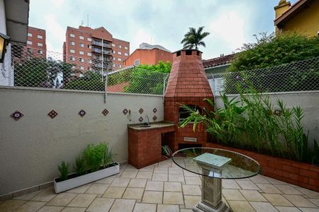 Casa de condomínio para alugar com 200m², 3 quartos e 3 vagasChurrasqueira