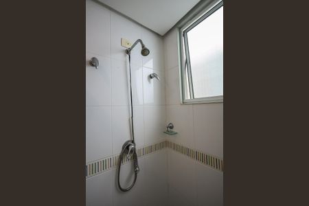 Casa de condomínio para alugar com 200m², 3 quartos e 3 vagasChuveiro do Banheiro