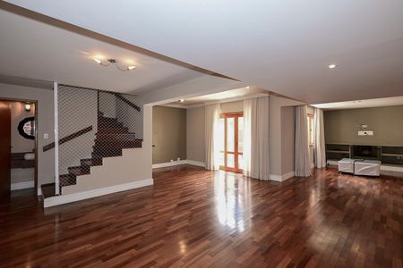 Casa de condomínio para alugar com 200m², 3 quartos e 3 vagasSala