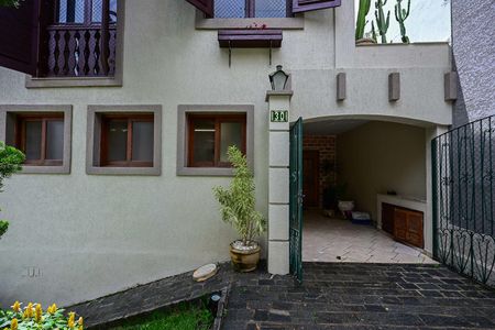 Casa de condomínio para alugar com 200m², 3 quartos e 3 vagasEntrada