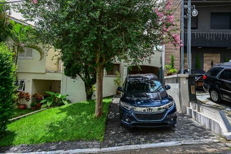 Casa de condomínio para alugar com 200m², 3 quartos e 3 vagasFachada