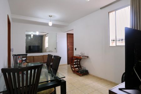 Sala de apartamento para alugar com 3 quartos, 47m² em Pirajá, Belo Horizonte