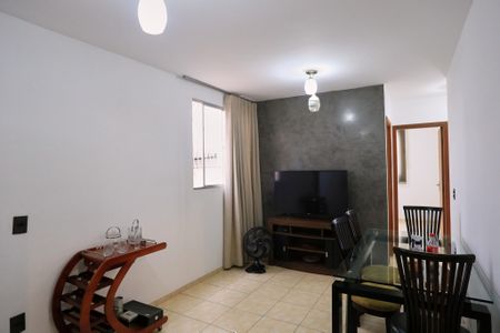 Sala de apartamento para alugar com 3 quartos, 47m² em Pirajá, Belo Horizonte